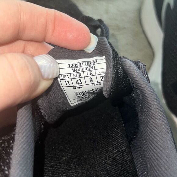 ✨Brooks Revel 4 Sz 11 Running Shoe - Women's✨ - Picture 8 of 9